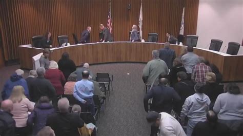 lompoc city council meeting.